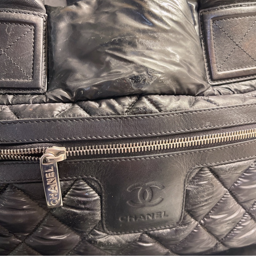 CHANEL Black Quilted Tote Bag - Picture 4 of 9